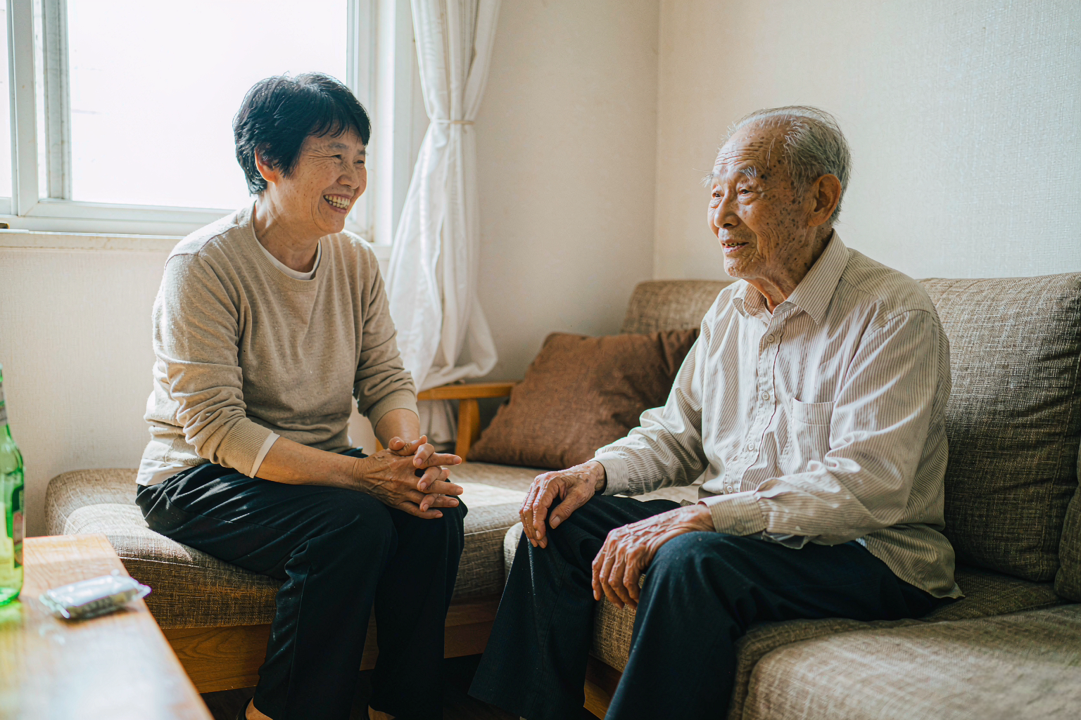 失能老人请保姆还是进养老院,上海住家保姆价格,上海养老院收费 失能老人请保姆还是进养老院,上海住家保姆价格,上海养老院收费